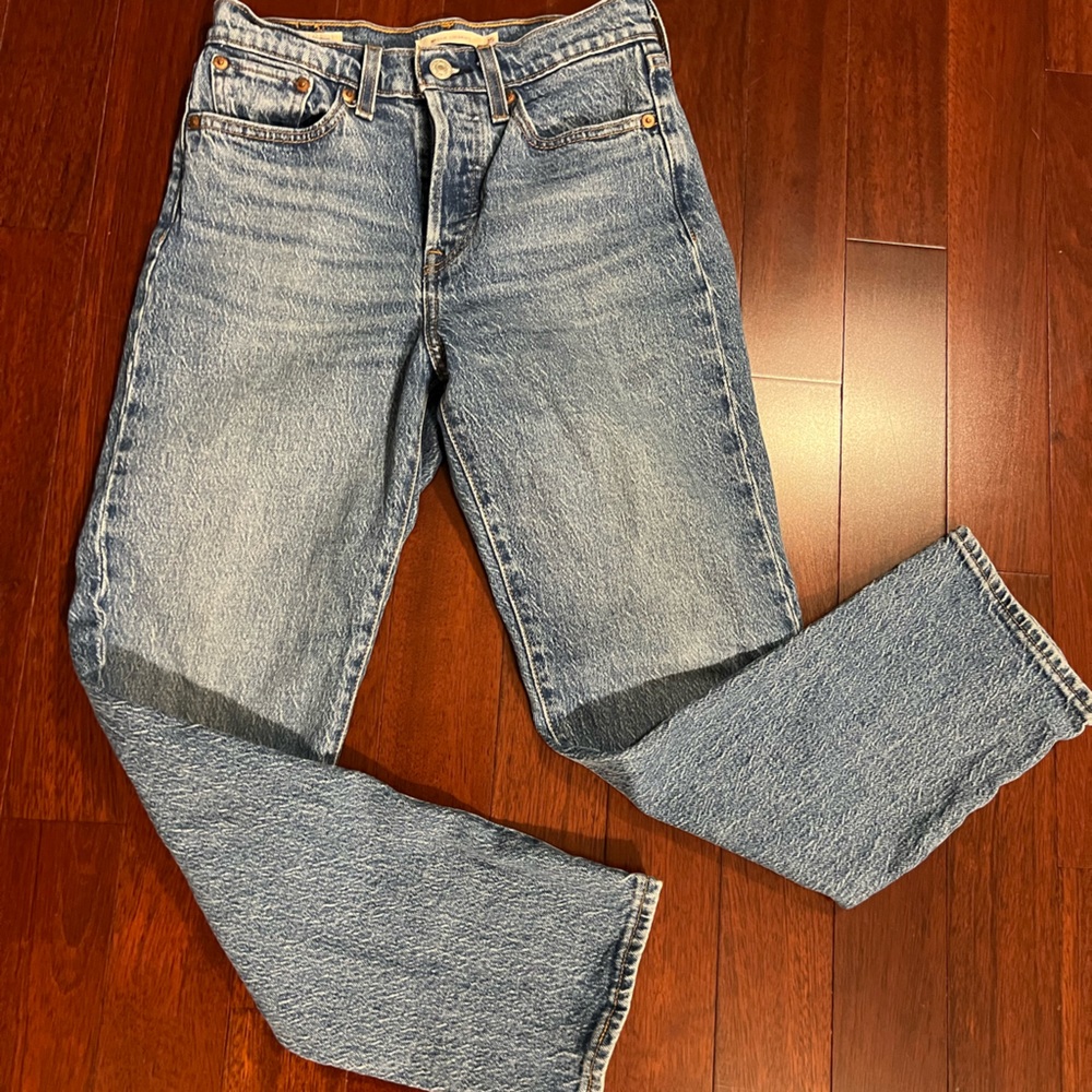 Levis Wedgie Straight Jeans 25